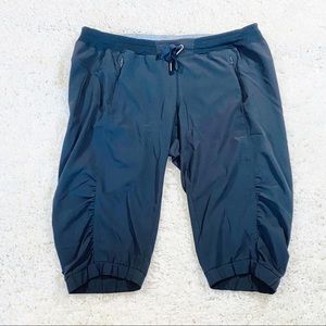 Calvin Klein performance black workout crop pants 2X